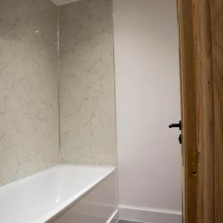 Elegant & Sunny 2Bd Basement Stay, Edinburgh! Exterior photo