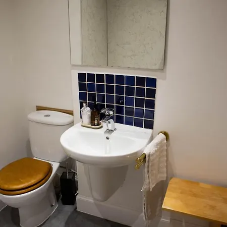 Elegant & Sunny 2Bd Basement Stay, Edinburgh! Exterior photo